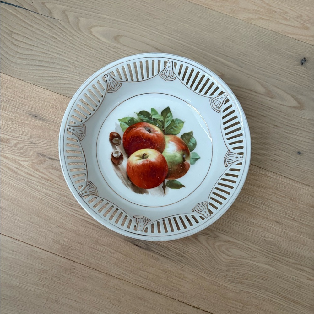 Vintage Elegant White Fruit‎ Design Plate